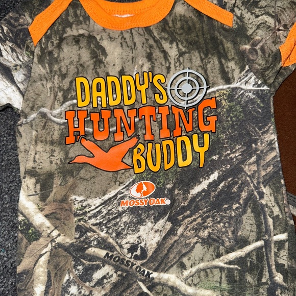 Mossy Oak Graphic Print Onesie Pack of 2 - Picture 2 of 4